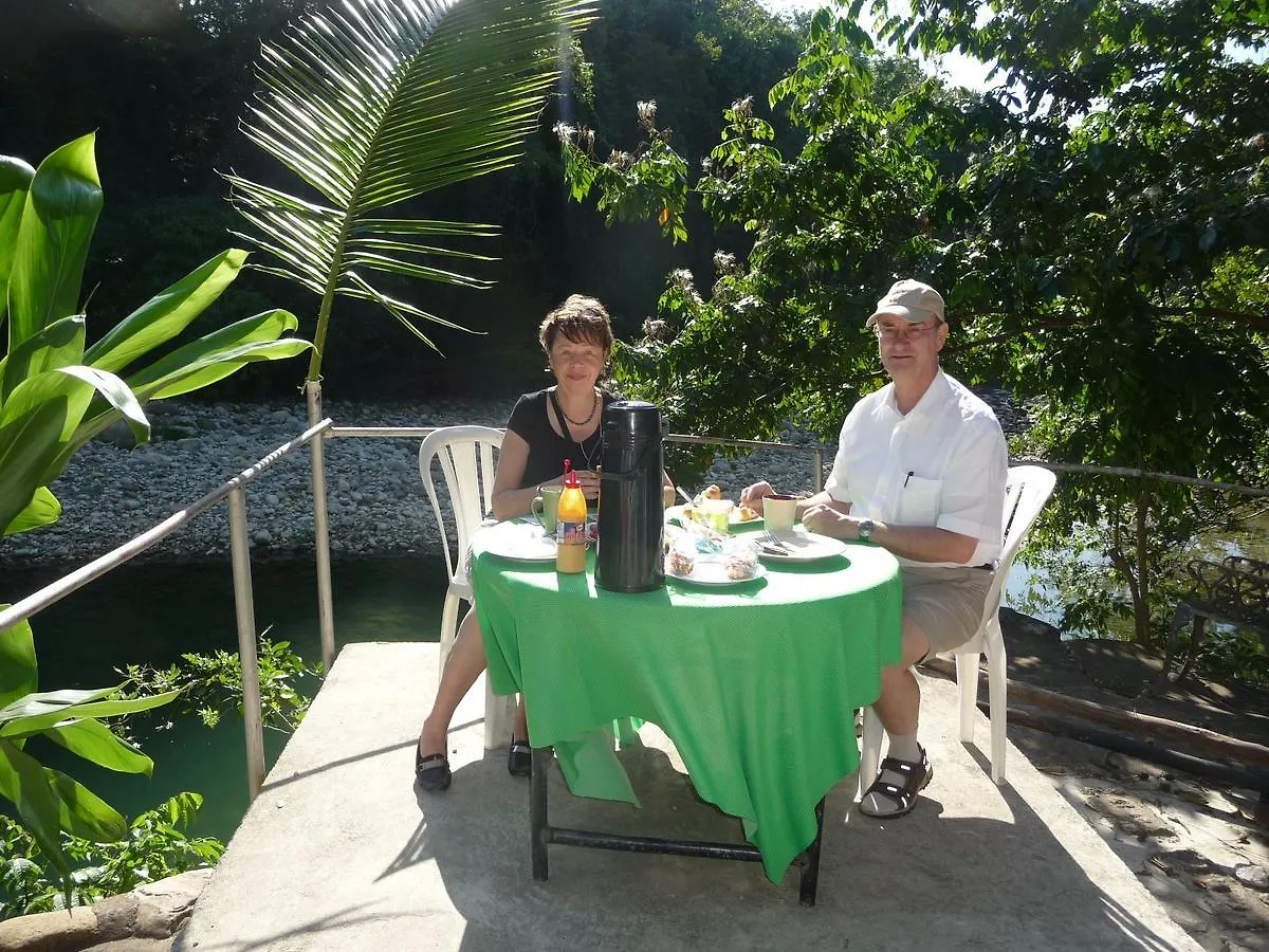 Albergue A Pousada Tropical Retreat Munoz